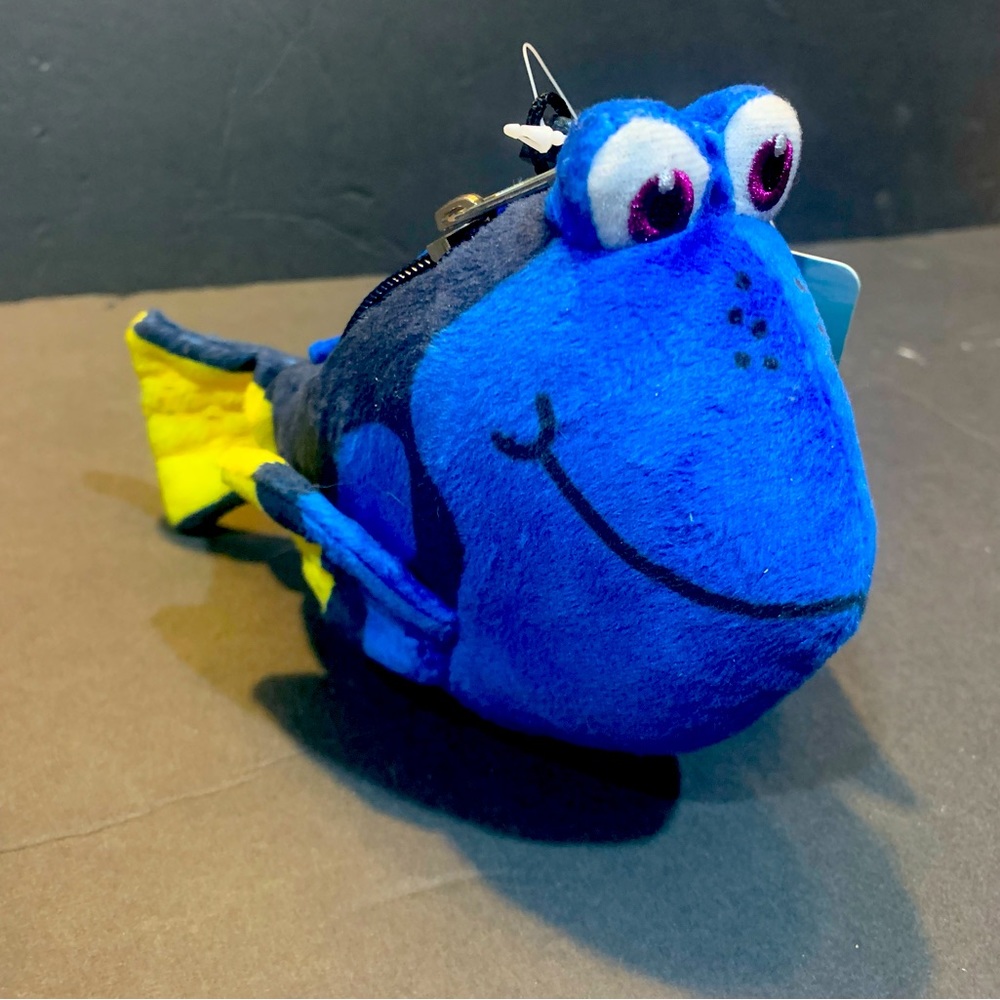 NWT Disney Pixar Finding Dory Plush Keychain With tiny Stash Pocket / Nemo